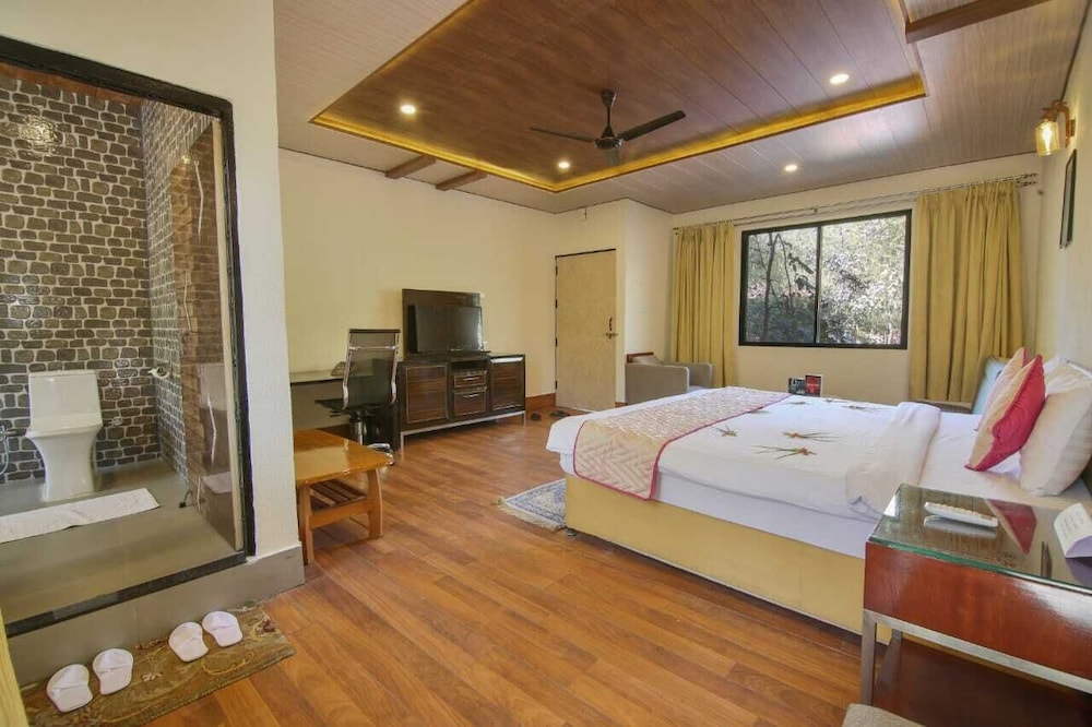 Wilderness camp Resort Pench