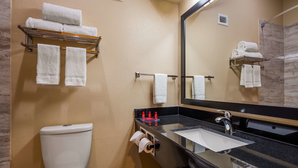 SureStay Plus Hotel by Best Western Blue Springs - Property Image 3
