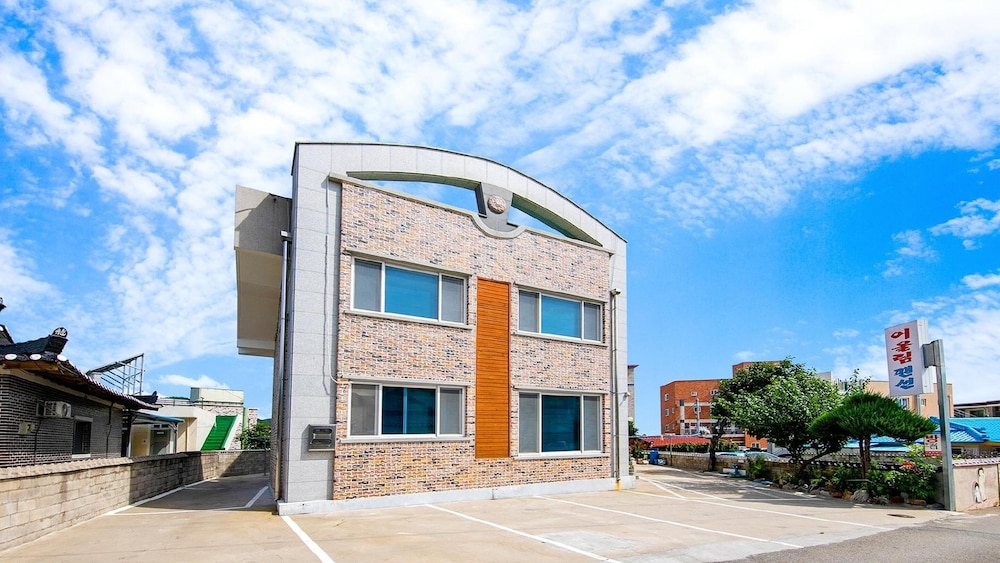 Samcheok Eoulim Pension view 3