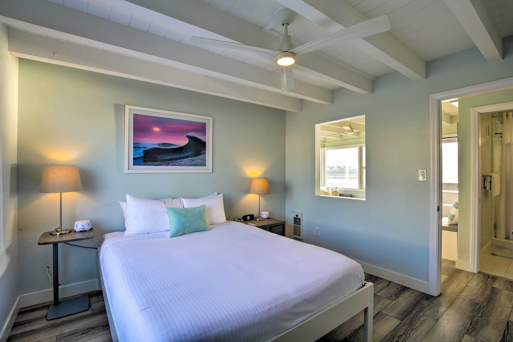 Chic Bay View Condo < 10 Miles to Dtwn San Diego!
