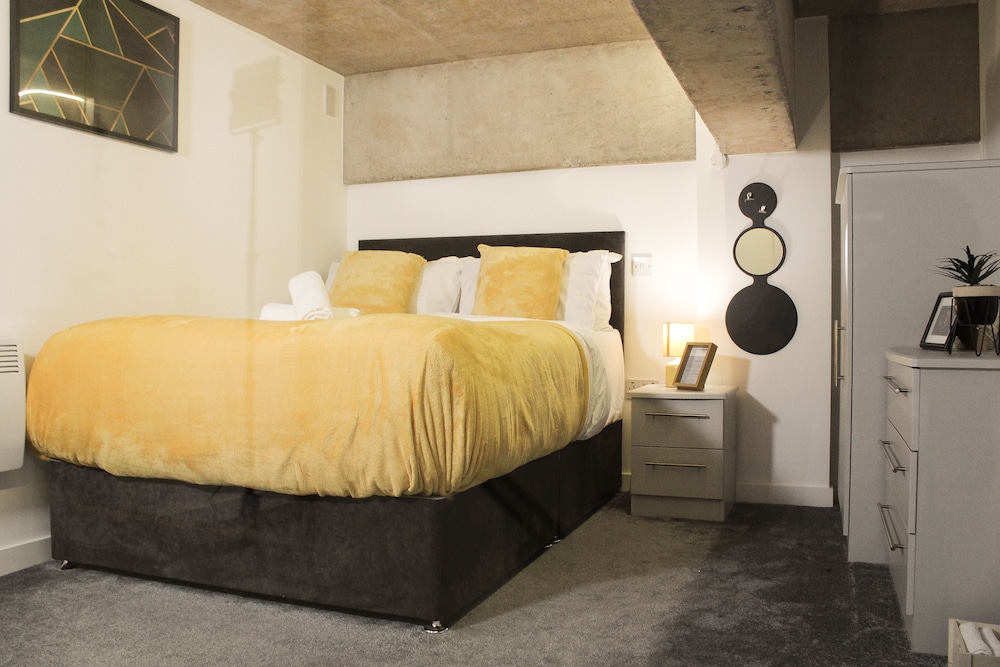 Modern Luxury Serviced Duplex Apartments by Repose view 2