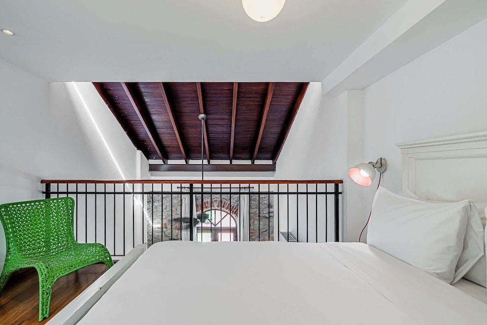 w Grandiose 1BR w Balcony in San Felipe