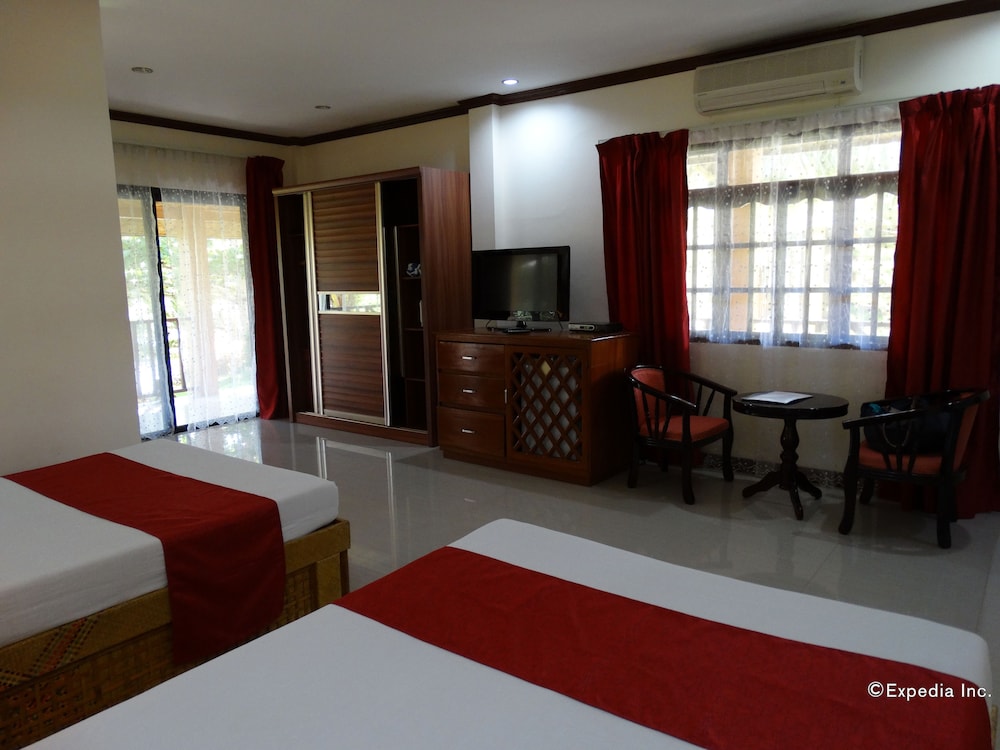 Anda White Beach Resort 13
