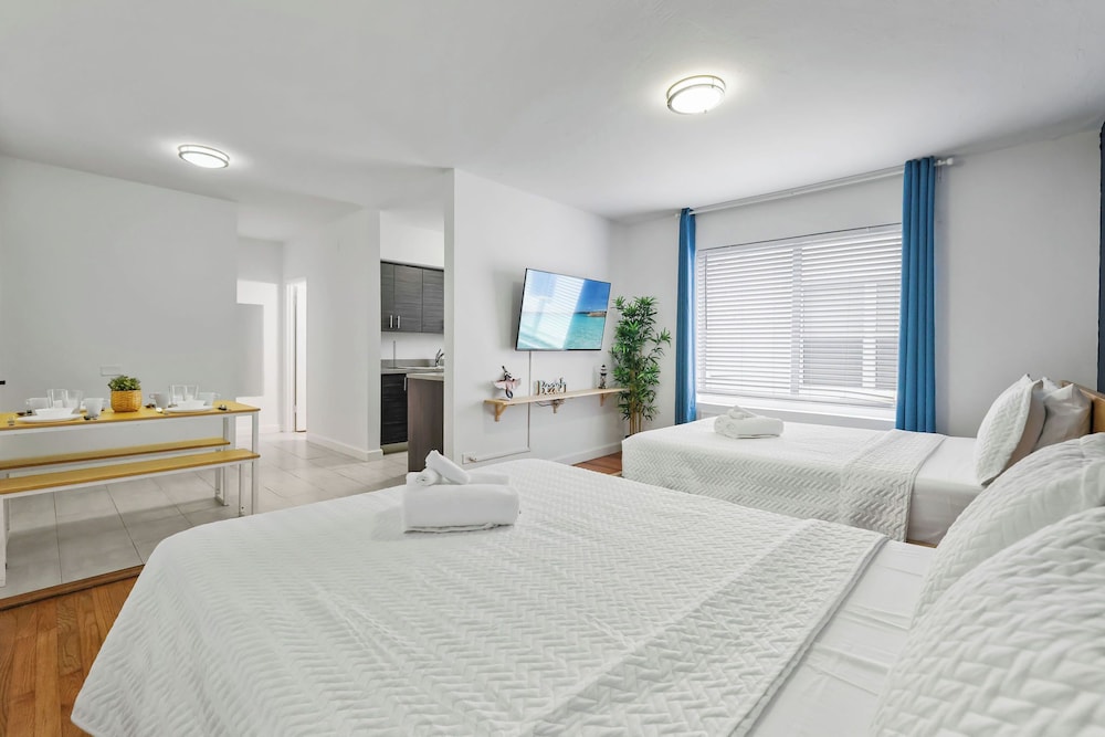 Harding Avenue Apartments by Andes STR