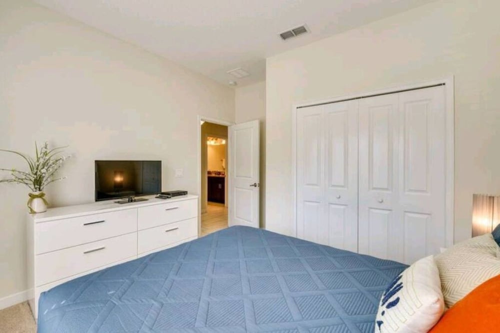 Free Amenities Spacious Home King Beds