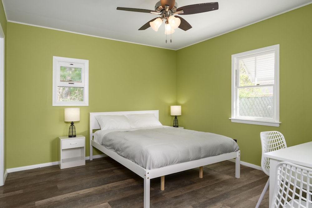 The Beaches Guest Rooms and Cottages