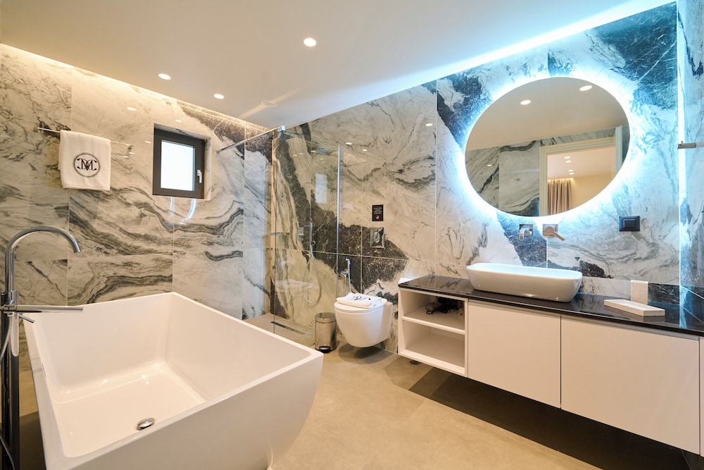 Monarco Executive Rooms