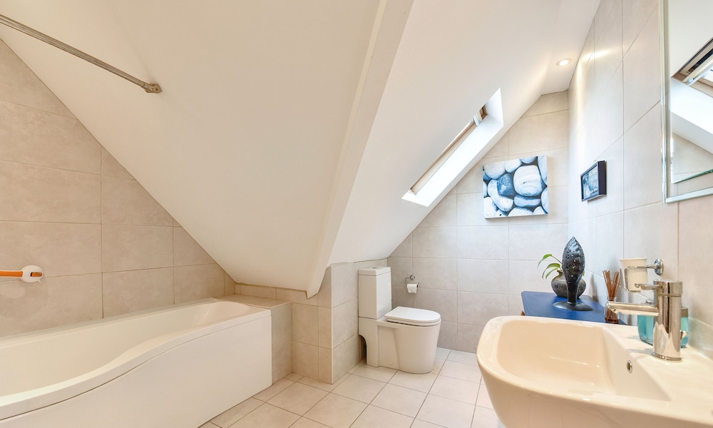 Worthing Vacations - The Enclave - Property Image 2