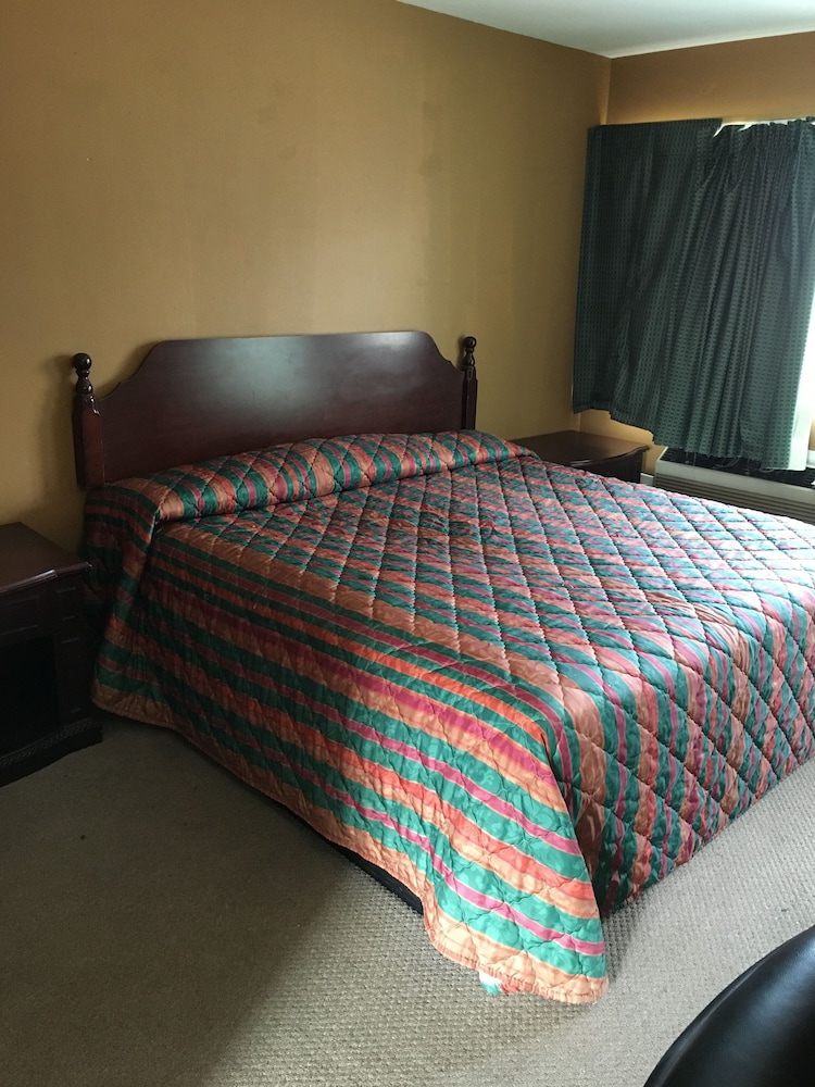 University Lodge Motel