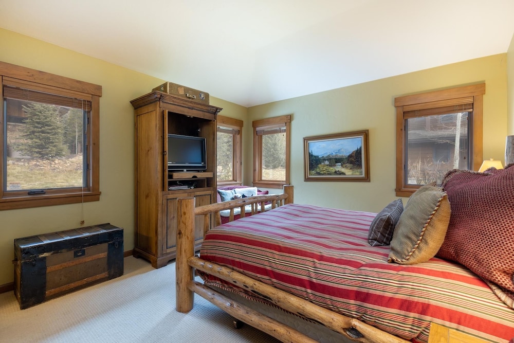 45 Thackwell Lane 4 Bedroom Townhouse by RedAwning view 5