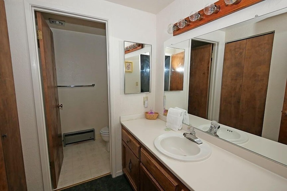 1228 Timber Lane 4 Bedroom Home by RedAwning