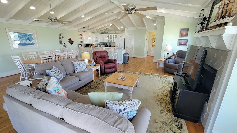 203 Butler Avenue by Tybee Vacation Rentals