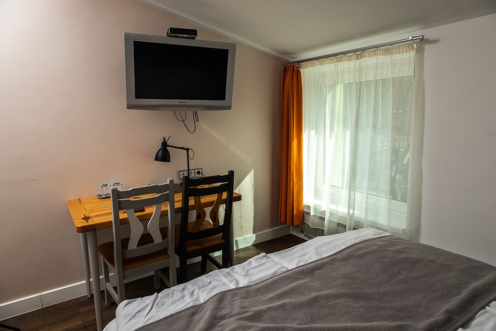 Photo 10