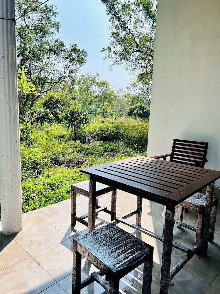 Neem Safari Lodge Yala