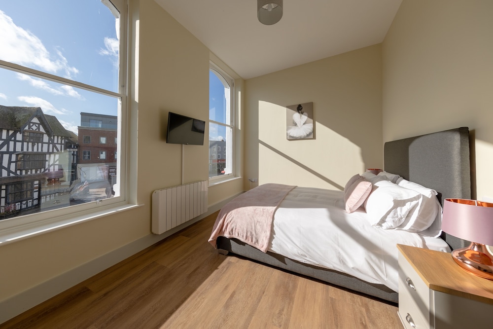 Apartment 1 Isabella House Hereford view 3