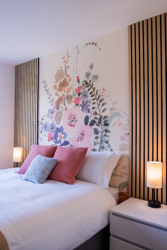 Luxury 8 Bed Home Manchester