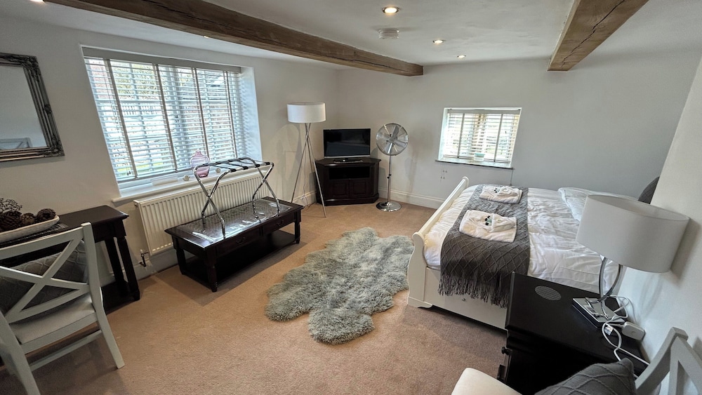 4 Bed Farmhouse Alton Tower Xmas Market Chatsworth
