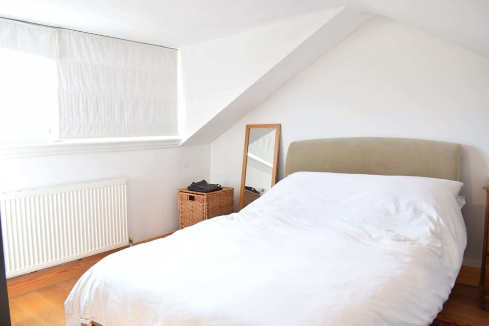 Contemporary 2BD Flat 4 Mins to Finsbury Park!