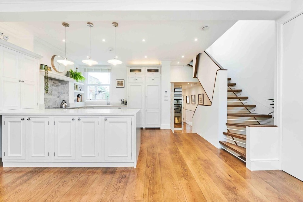 Luxury 3-bed Apartment in Central London