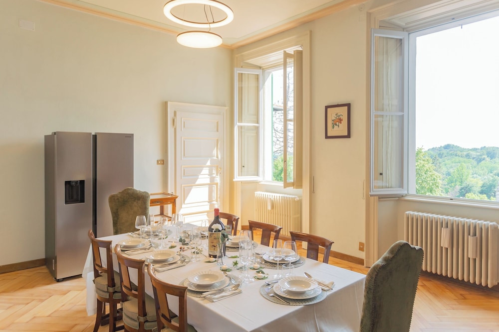 Luxury Apartments in Villa Cardinal Ciceri by Rent all Como