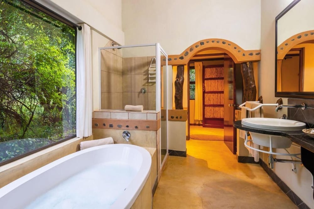 Hluhluwe Vacations - Leopard Walk Lodge - Property Image 1
