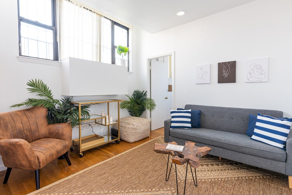 Amazing Furnished 1 BR Penthouse Midtown West