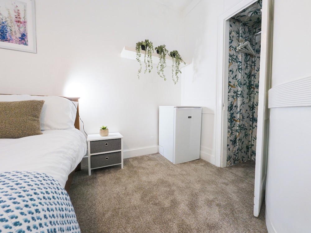 Casa Botique - Close To Gunwharf