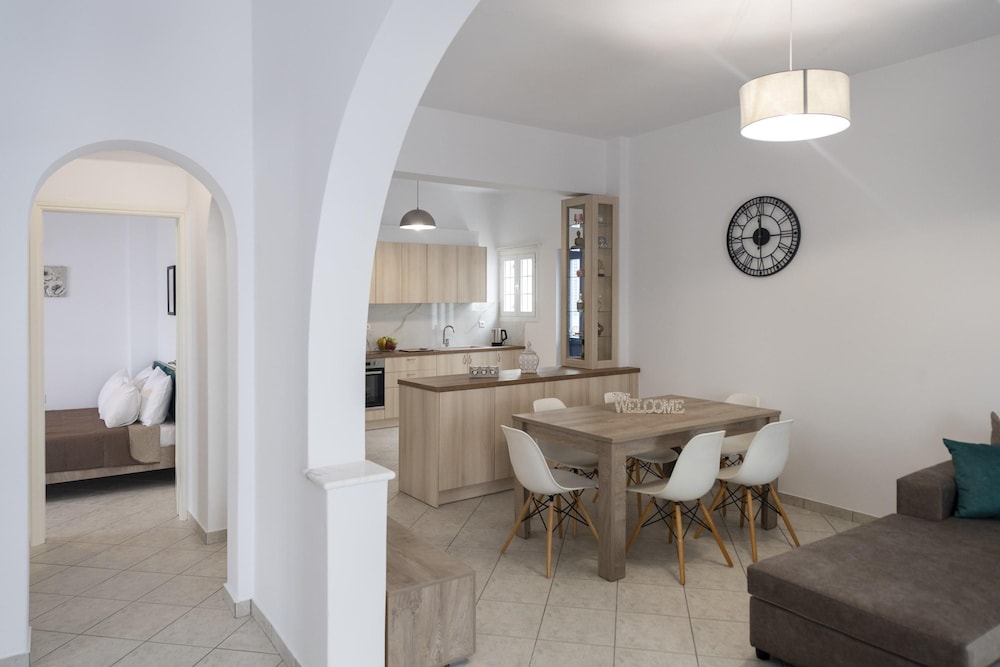 Parian Charming 3bedroom Home