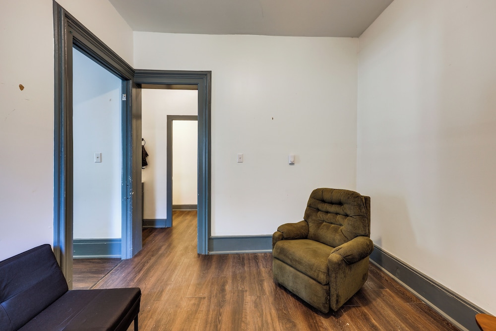 Walk to Town: Bath Apt Near Keuka Lake Wine Trail