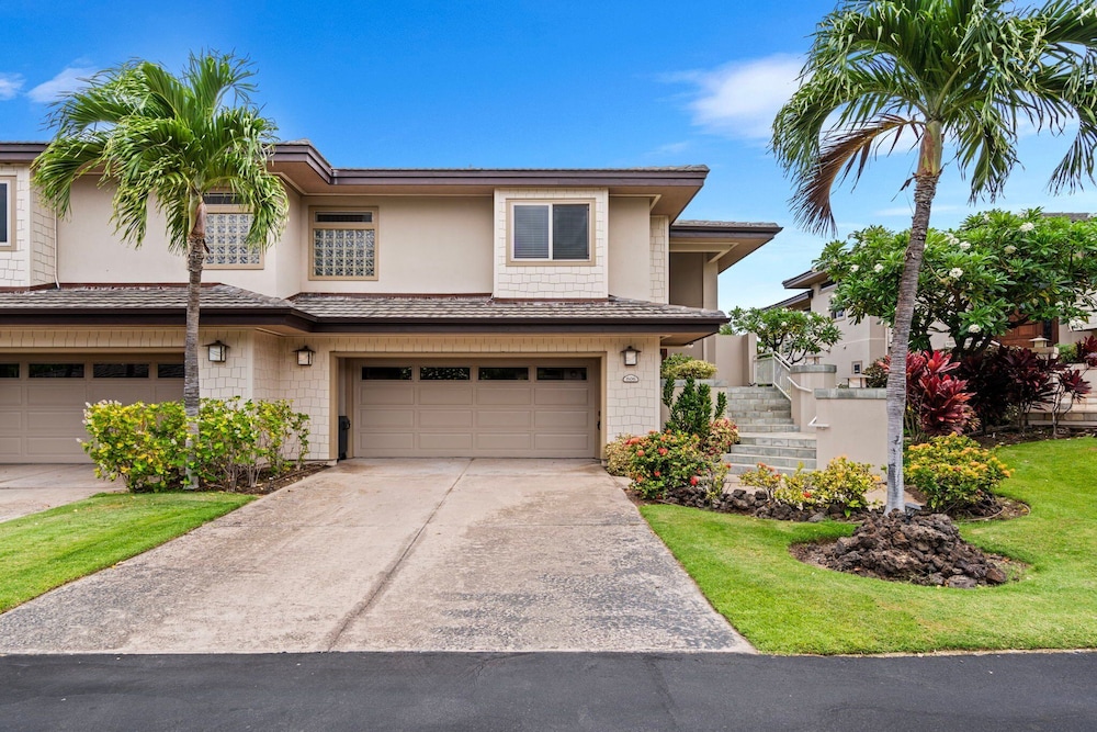 Close to Beaches & Restaurants - Spacious Townhome - Concierge Incl- Vrkcv