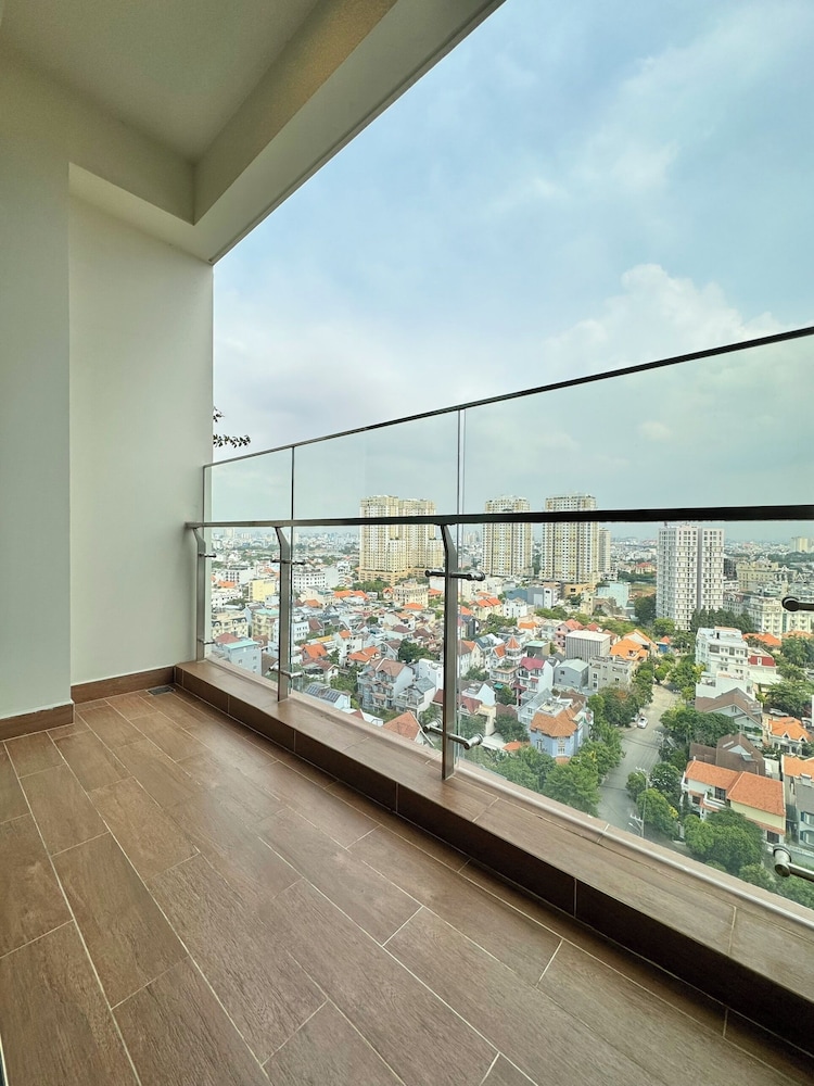 Homie's Apartment in D'Edge Thao Dien