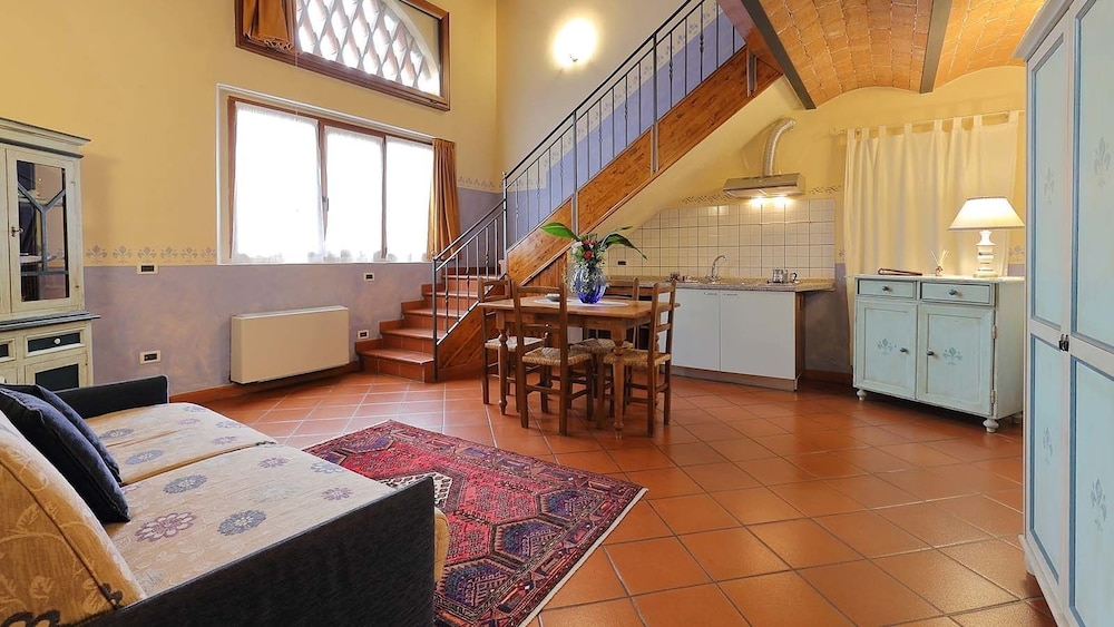 Stylish Flat Near Public Transportation in Maltepe
