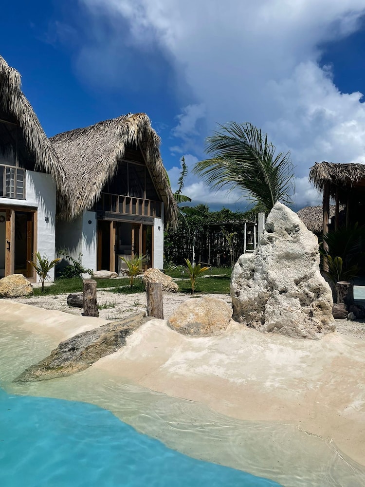 Blue beach Eco-hotel by Sanfabini