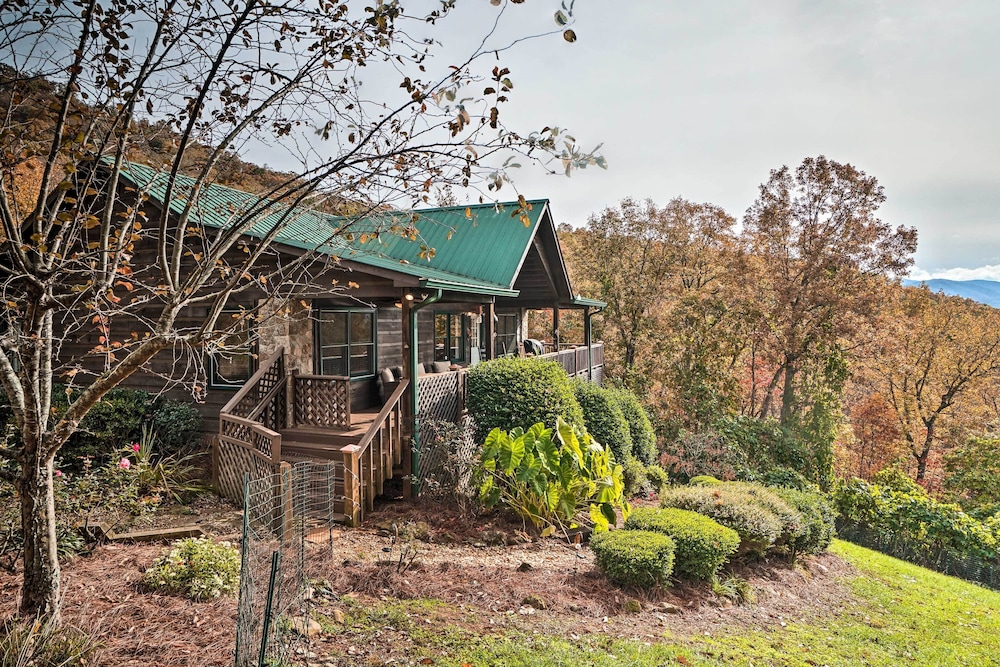 Hiawassee Cabin w/ Mtn Views < 1 Mi to Lake! view 4