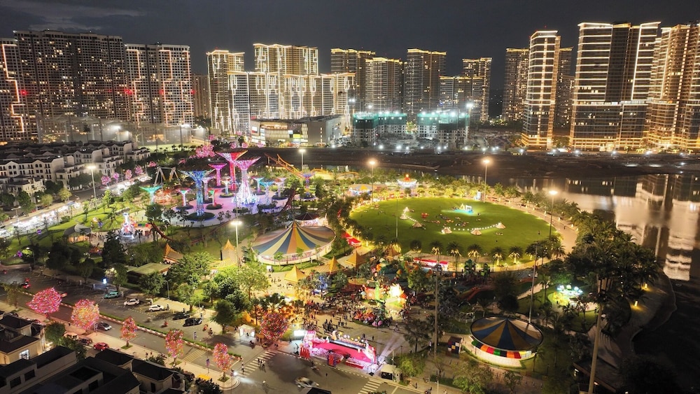 COZY- Vinhomes Grand Park Apartments