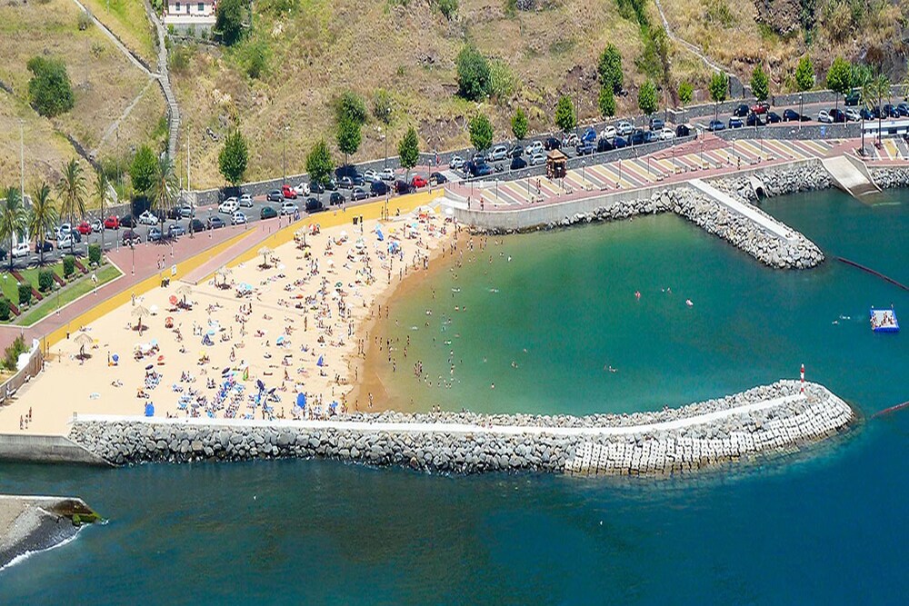 Sunny Beach Machico Apartment view 5
