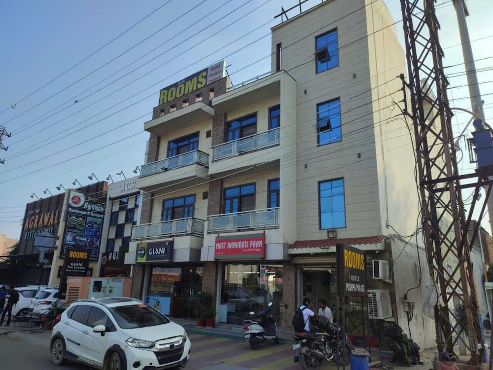 Hotel Pushpa Palace