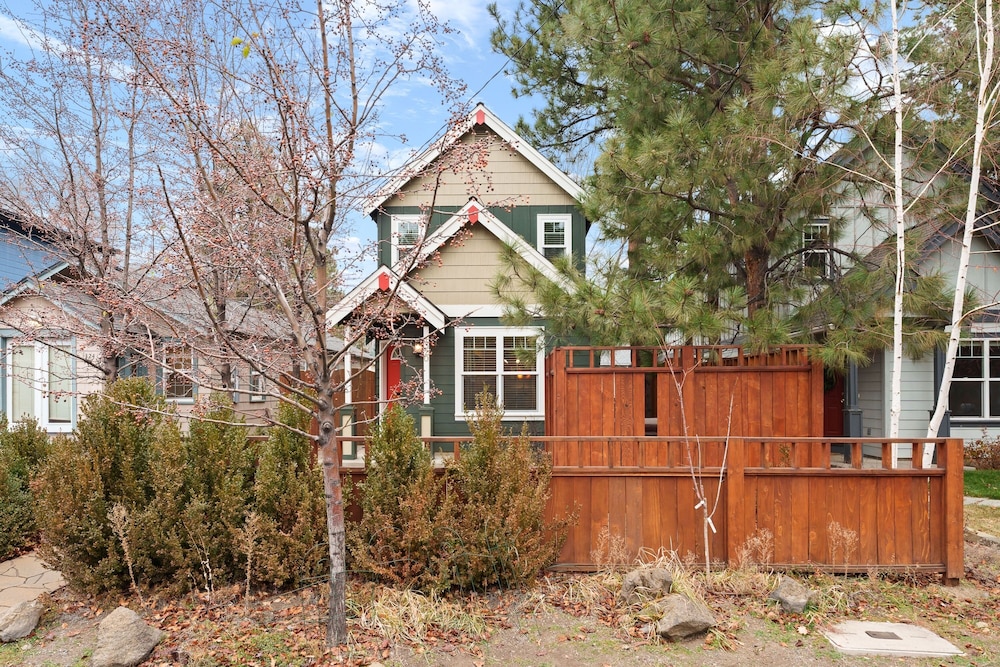 Meet Me On Milwaukee 30 Day Minimum 2 Bedroom Home