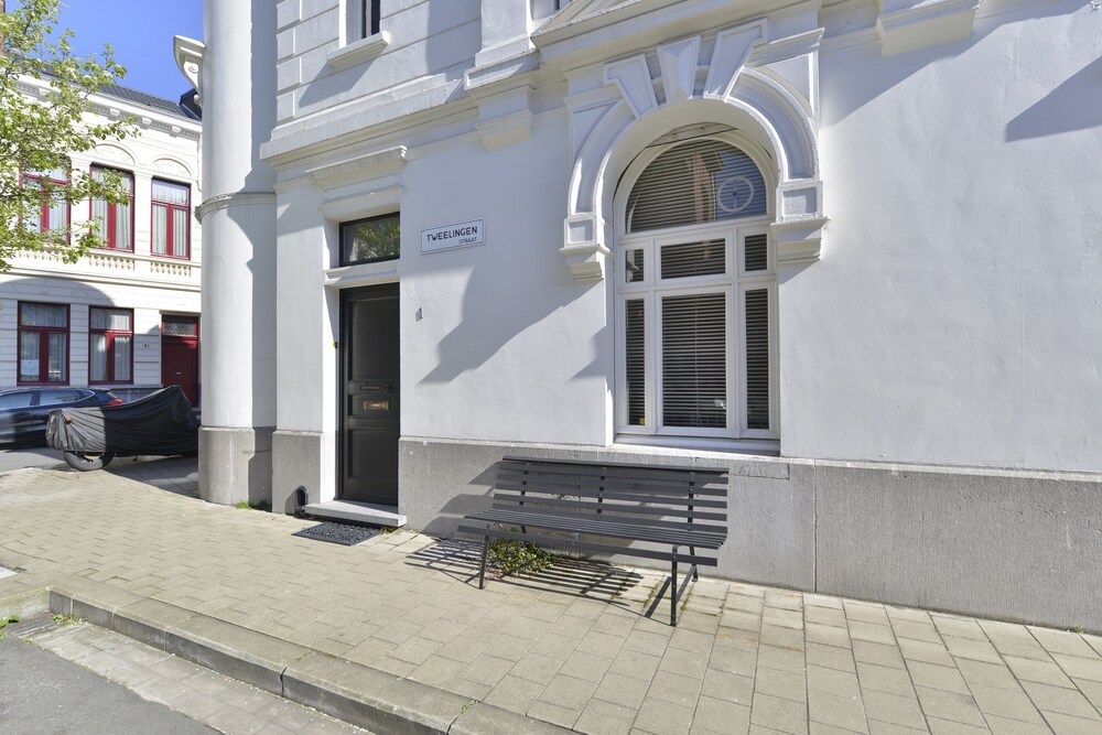 Zurenborg Area Apartments