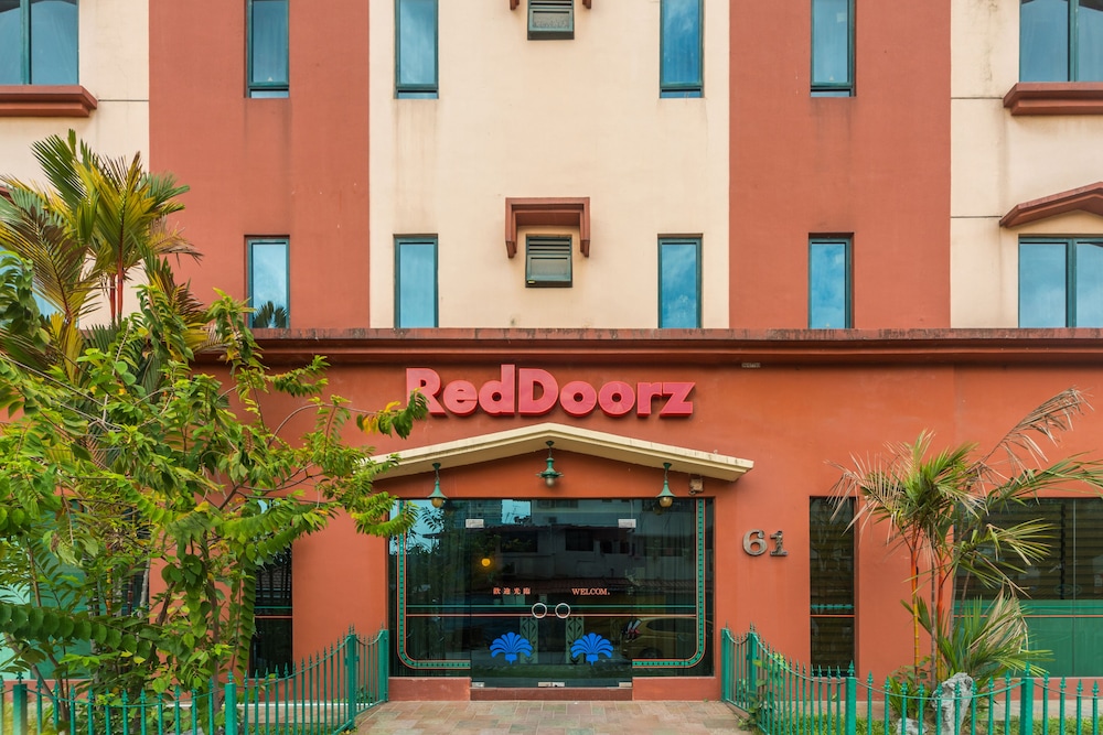 RedDoorz @ Geylang