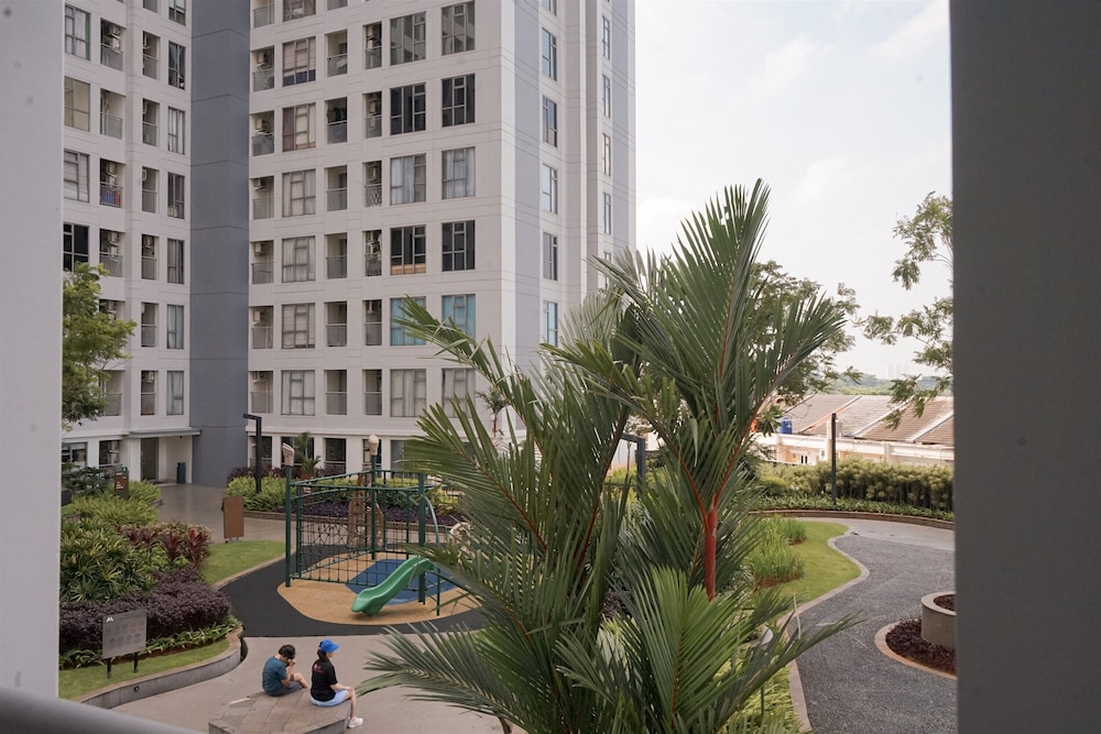 Comfy And Simple 2Br Apartment At M-Town Residence
