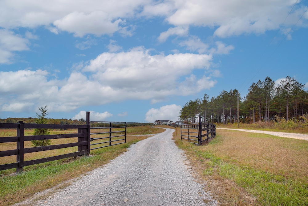 Crossville Home Near Lake Tansi + Hiking Trails! view 5