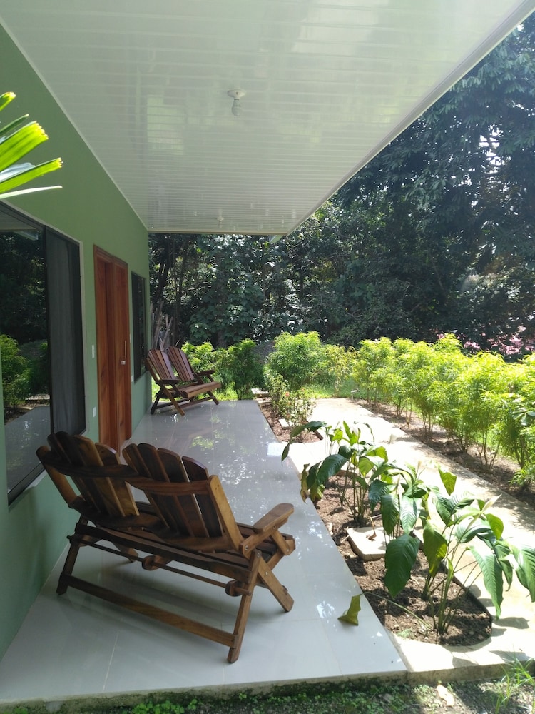 Manuel Antonio Hostel Resort