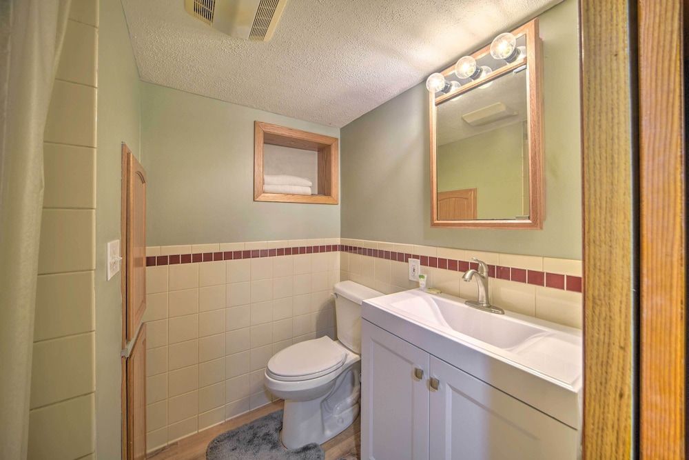 Ogallala Vacations - Pet-friendly Ogallala Home  7 Mi to Lakefront! - Property Image 2