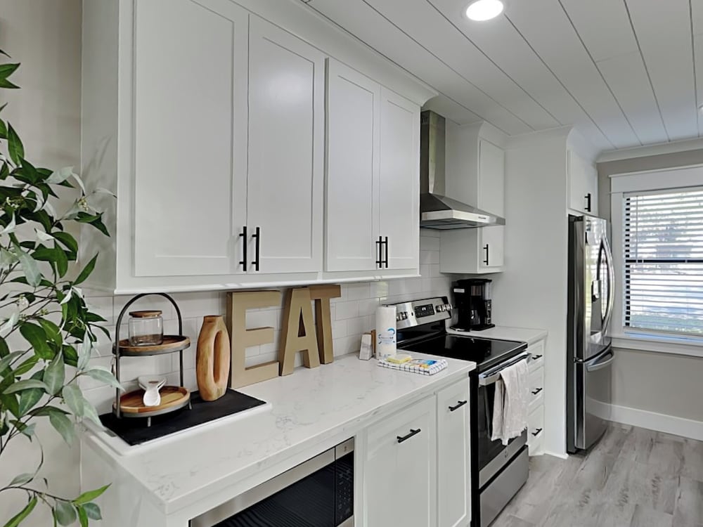 Easy on Eastern Lake by Southern Vacation Rentals