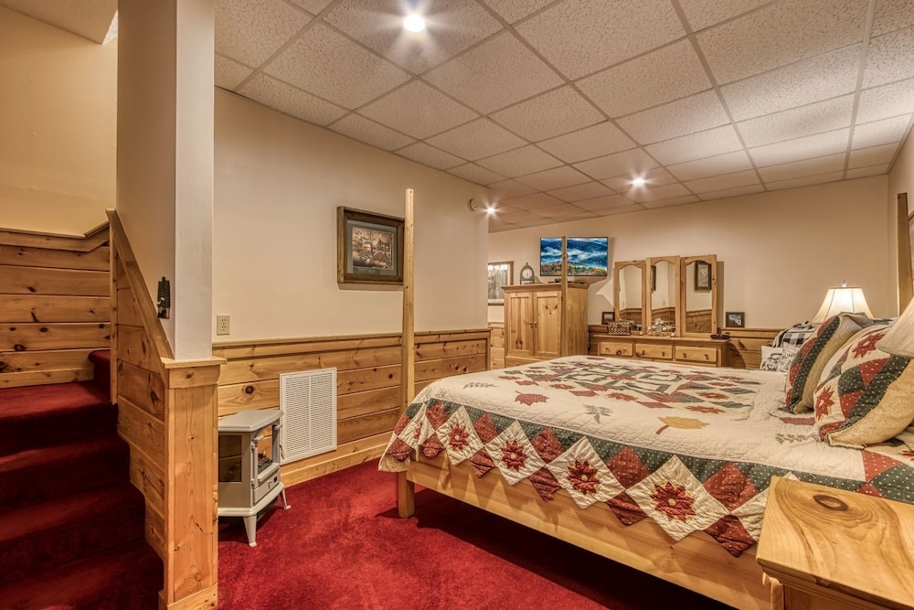 Er 247 - Legacy Lodge Great Location - Close To Town! 2 Bedroom Cabin by RedAwning view 5