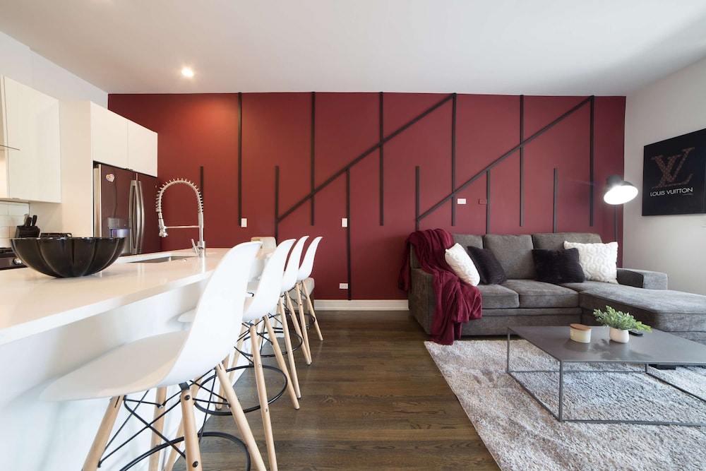 4-bedroom Condo Near Fulton Market w Rooftop