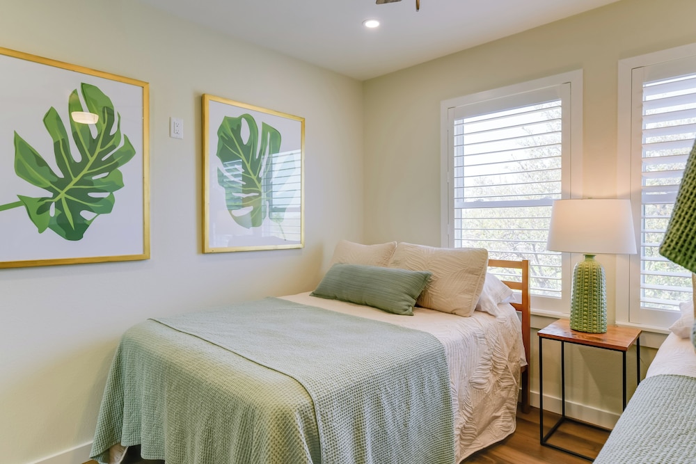 3 Mi to Rockport Beach: Home Near Aransas Bay