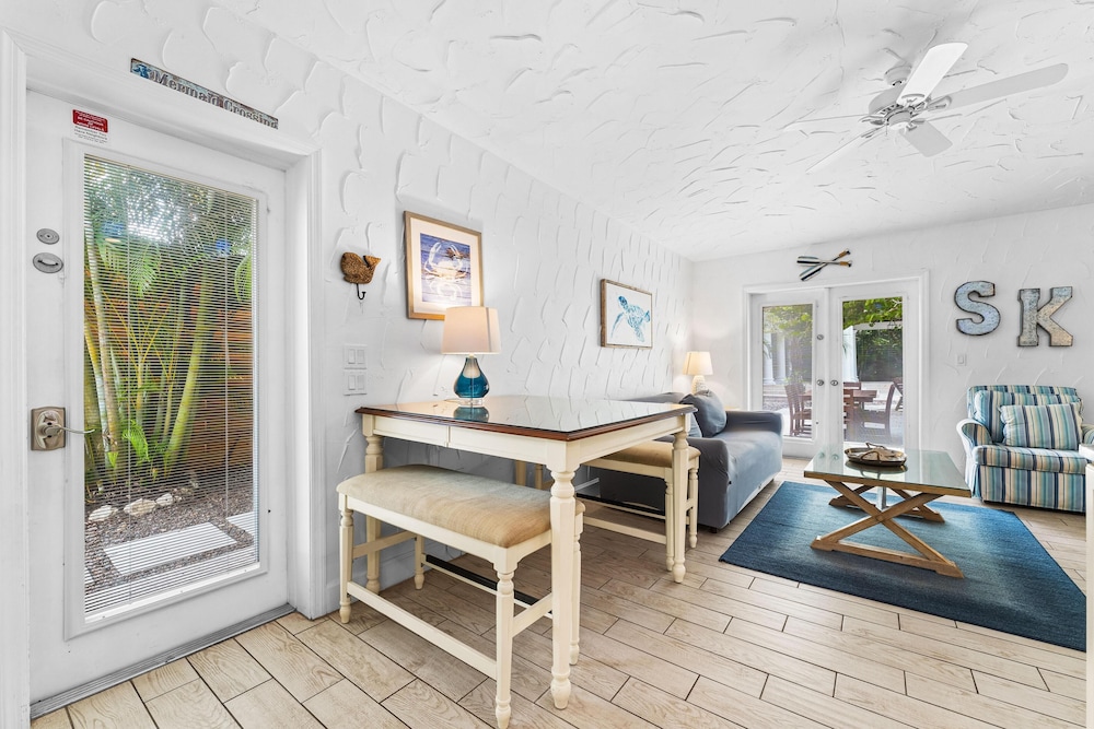 Crescent Street Villas By Beachside Mgt