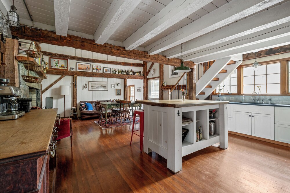 Renovated Grand Woodstock Barn